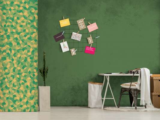 lé de papier peint avec motif géométrique penrose, collé dans un bureau, design Ichetkar.