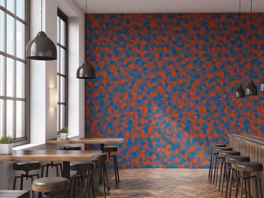 lé de papier peint avec motif géométrique penrose, collé dans un salon, design Ichetkar.