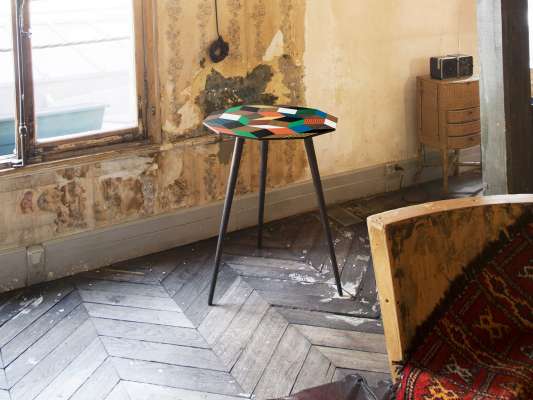 Petite table haute, guéridon au motif géométrique Crazy Wood. Design IchetKar édition Bazartherapy