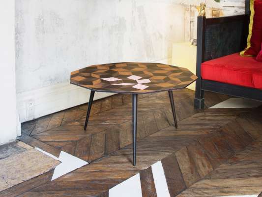 Table basse au motif géométrique Penrose Spring Wood, rose poudré, design IchetKar, édition bazartherapy