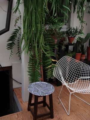 photo du Plateau Penrose black stripes, Design IchetKar. collection penrose