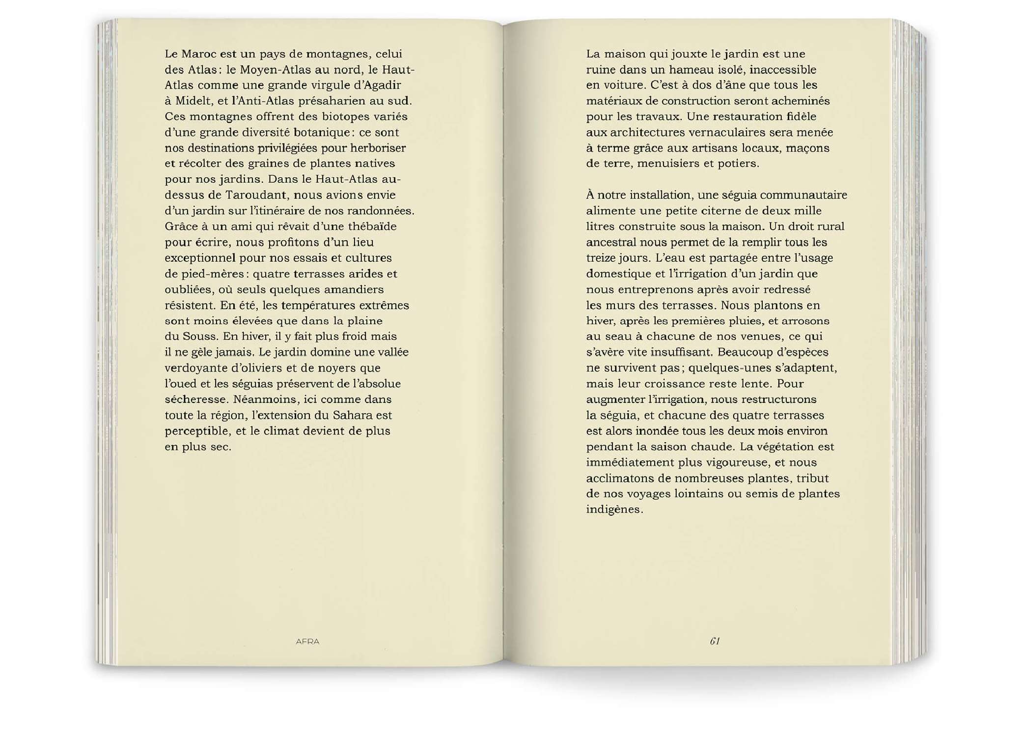 double page de texte du jardin Afra dans le livre Onze jardins d'aridité par Ossart + Maurières, éditions Pyramyd